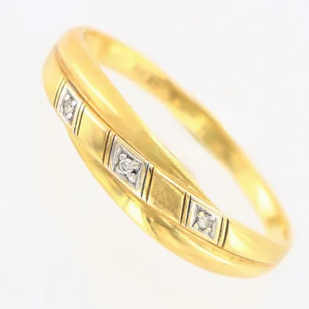 Ring med diamanter 3x0,005ct stl:19, bredd ca 5mm, 18K Vikt: 2 g
