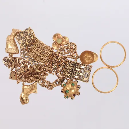 Diverse guld defekt 18K  Vikt: 39,7 g