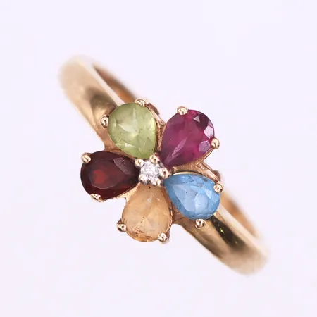 Ring med liten diamant och färgade stenar,storlek 16 mm,bredd 2.1-8.3 mm,18k. Vikt: 2,7 g