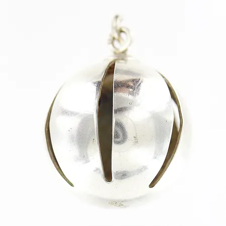 Hänge 22x15mm silver 835/1000. Vikt: 3,5 g