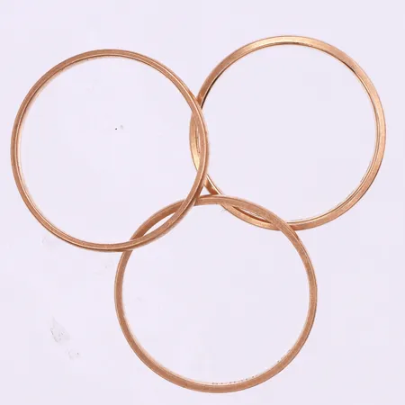 Ringar 3 st med gravyrer,18k. Vikt: 7 g