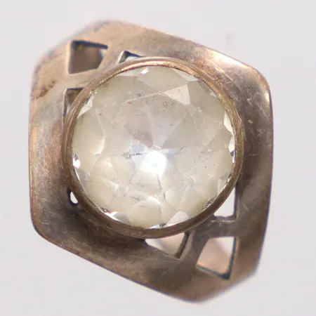 Ring Ø17¾, vit sten, silver 835/1000 Vikt: 3,6 g