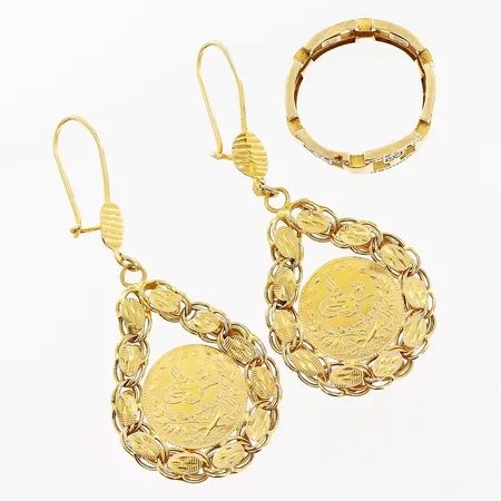 1 par örhängen 1 ring, vita stenar, skevheter stenar saknas 21K. Vikt: 11,9 g