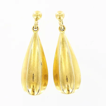 Ett par örhängen längd 29mm bredd 8mm ihålig 18K.  Vikt: 3,4 g