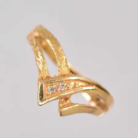 Ring diamanter 0,02ctv enligt gravyr Hallberg Guldvarufirma stl:17¼ 18K Vikt: 2 g