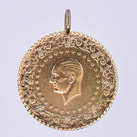 Hänge Ataturk år 2011 Ø18mm, ögla ej guld 21K. Vikt: 1,8 g