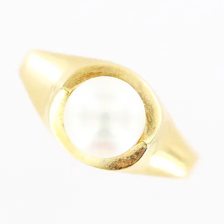 Ring odlad pärla Ø6,5mm stl:17 bredd 2-8,5mm18K.  Vikt: 2,4 g