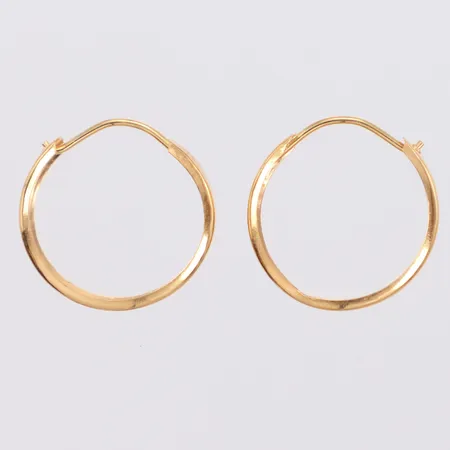 Örhängen creoler Ø15,5mm, bredd 3,8mm, ojämnheter, 18K Vikt: 0,9 g