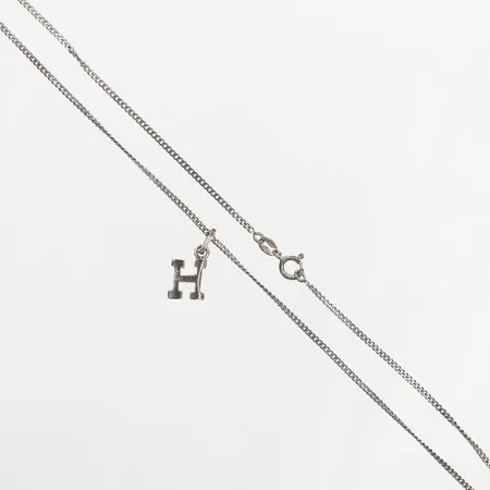 Kedja med hänge bokstaven H, längd: 42cm, bredd: 0,2mm, hänge: 18x9mm, Guldfynd Sverige AB, silver 925/1000 Vikt: 3,3 g