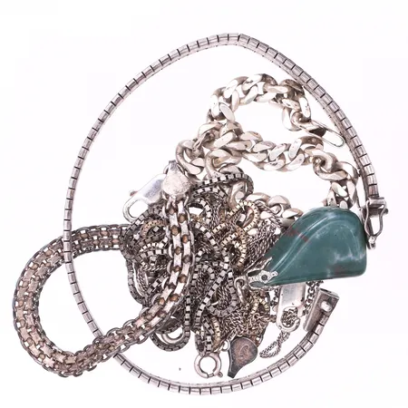 Diverse silversmycken slitage/defekter. Vikt: 54 g