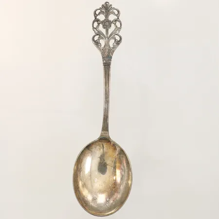 Serveringssked Thorvald Marthinsen Tönsberg modell Viking Rose Norge längd 19,5cm silver 830/1000 Vikt: 44,2 g