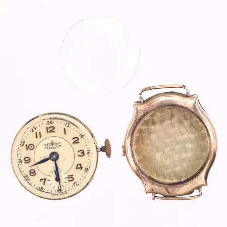 Trasigt guld,14k. Vikt: 2,9 g