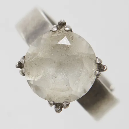 Ring med bergkristall Ø10mm, justerbar storlek, bredd: 5,1-10mm, BEH Bengt Hallberg Guldsmeds AB, Köping, 1976, silver 925/1000 Vikt: 4,5 g