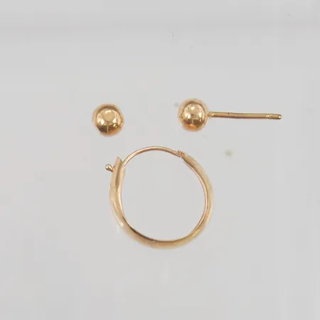 3 Örhängen, defekta, 18K 0,6g.