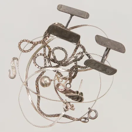 Diverse silversmycken defekt 830/1000 Silver 20,6g.