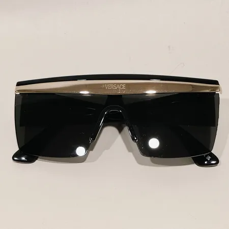 Solglasögon Versace, modell 2254, 1002/87 155 3N, Made in Italy, repor, fodral.