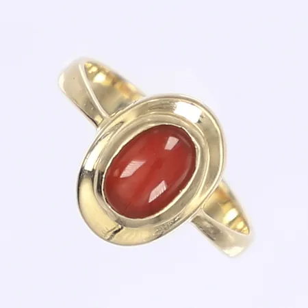 Ring med brunröd sten stl: 17½ bredd 3-11mm 14K Vikt: 2,9 g