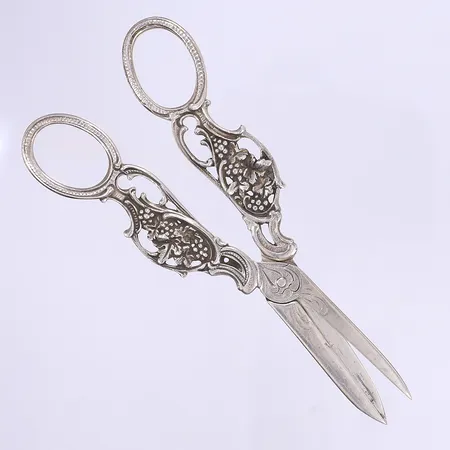Druvsax omkring 1940-50-tal längd 13cm repor silver 830/1000 Vikt: 42,8 g