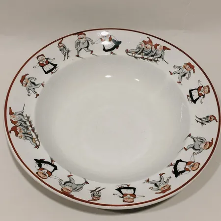 Sex tallrikar med julmotiv Gefle, Ø 24cm, ålderstecken, 3 tallrikar med kraftigare missfärgningar, 1 med skadad kant Skickas med postpaket.