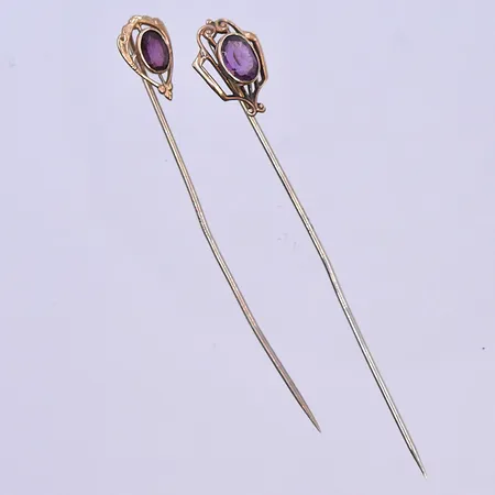 Nålar längd 6-7 cm, 10K. Vikt: 2,2 g