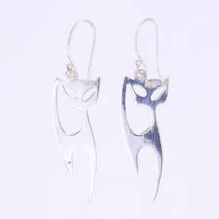 Ett par örhängen katter längd inkl ögla 45mm bredd 15mm silver 925/1000 Vikt: 2,1 g