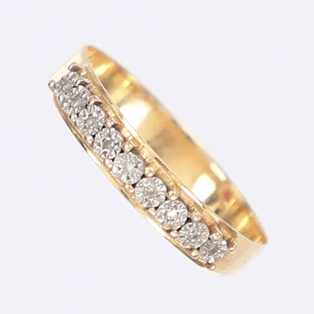 Ring Guldfynd vita stenar stl: 17 bredd 3mm ojämn form gravyr 18K Vikt: 1,2 g