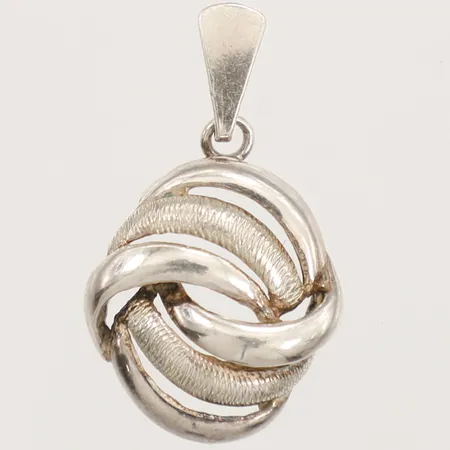 Hänge längd 25mm inklusive ögla, bredd 15mm, 835/1000 silver Vikt: 2,2 g