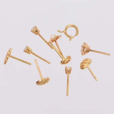 Diverse guld 18K  Vikt: 2,2 g