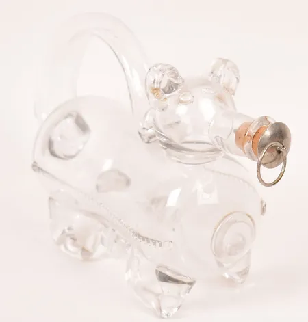 Fyllehund, längd ca 25cm, höjd ca 16cm Skickas med postpaket.