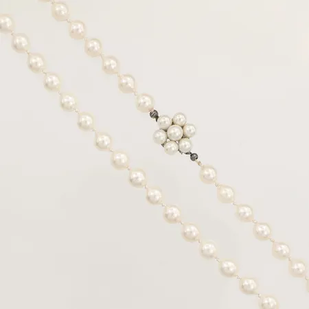 Pärlcollier odlade pärlor ca Ø7-7,4mm, längd 54cm, guldlås 18K.  Vikt: 0 g