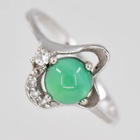 Ring med grön sten stl:17½ silver 925/1000 Vikt: 1,6 g