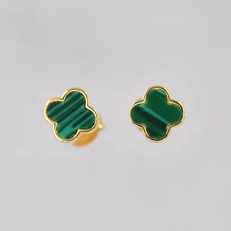 Örhängen Ø 5-5,5mm OBS! ej märkesdesign, 18K Vikt: 0,8 g