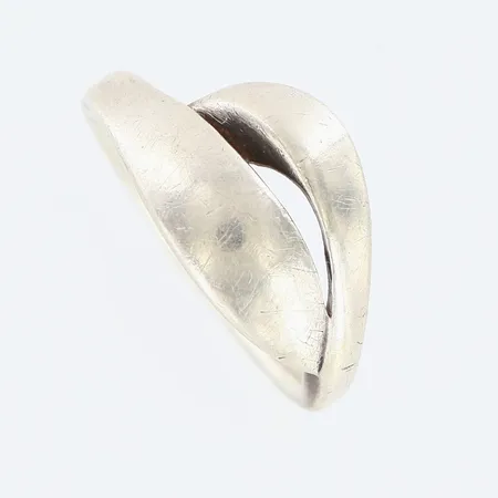 Ring stl:17¾ bredd:2,9-12mm, GHA silver 925/1000 Vikt: 4,3 g