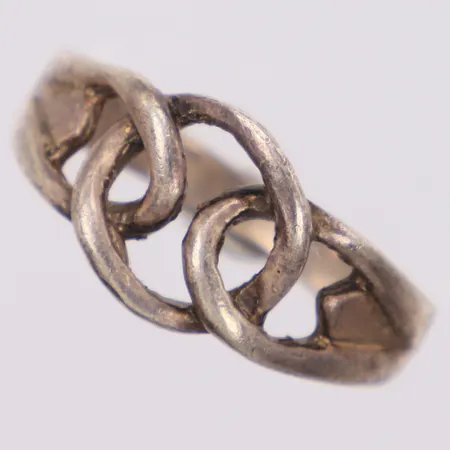 Ring stl:18¼, bredd 2,7-10,3mm, silver 925/1000 Vikt: 3,5 g