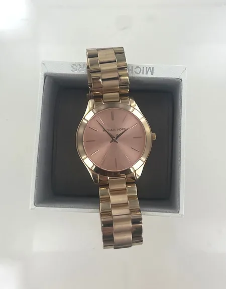 Damur Michael Kors 3197 diam 42 mm, nytt batteri behövs