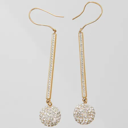 Örhängen vita stenar längd 60mm, bredd 3-10mm, 18K, bruttovikt: 3,4g.