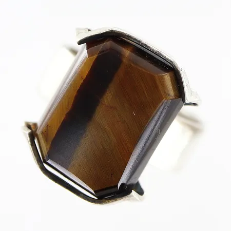 Ring tigeröga stl:17 bredd 6-17mm, Brofod AB Falköping 1970, haltstämpel saknas, silver. Vikt: 6,1 g