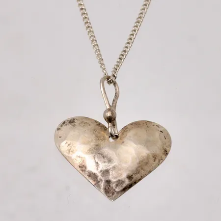 Hänge med kedja Birgitta Sanitate 22,4x26,3mm, kedja Pansar 43cm, bredd 1,3mm, silver 925/1000, 3,6g.