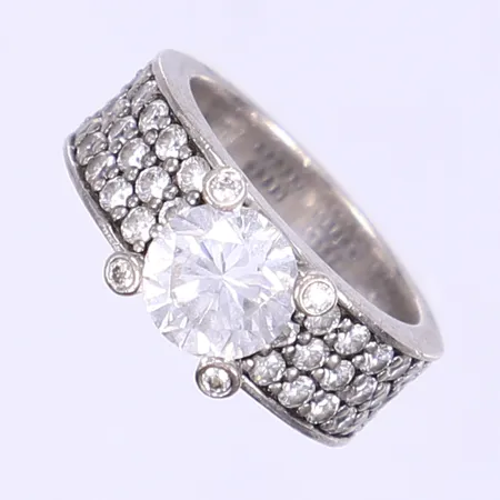 Ring med vita stenar Ti Sento stl: 17 bredd 6mm slitage silver 925/1000 Vikt: 9,4 g