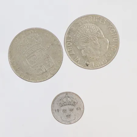 Två 1-kronor 1963,1967, 1 10-öring, silver 400/1000 Vikt: 15,5 g