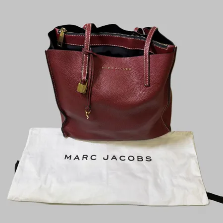 Väska Marc Jacobs New York mått ca34x28x15cm, dustbag.
