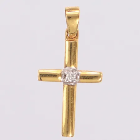 Hänge kors med diamant 1xca0,01ct, längd 20,6mm, bredd 10mm, GHA, 18K Vikt: 0,9 g