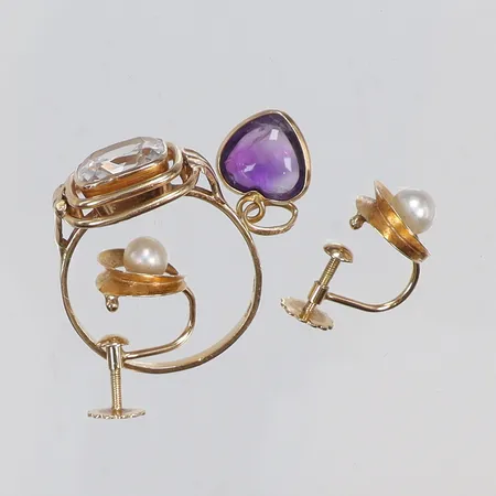 Diverse guld med pärlor och stenar, delvis defekt, stenar med nagg och sprickor 18K Vikt: 6,5 g