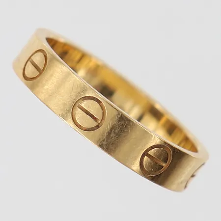 Ring Cartier Love stl:16 (50) bredd 3,5mm serienr 868BVB, certifikat från 2025, reseetui, box, repig 18K Vikt: 3,2 g