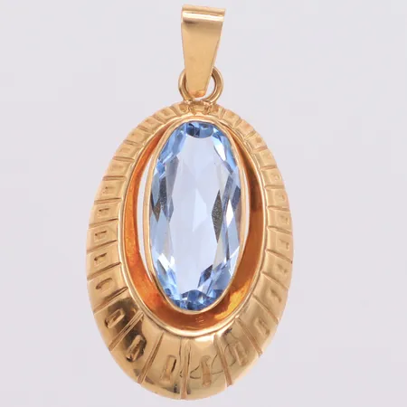 Hänge med ljusblå sten längd 34,3mm, bredd 17,4mm, Finland, 14K  Vikt: 2,9 g