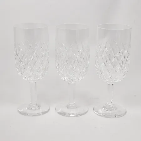 3 Vinglas "Elisabeth" Orrefors höjd 16cm , djup ca 7m, formgivare Ingeborg Lundin, ej etikett märkta. 