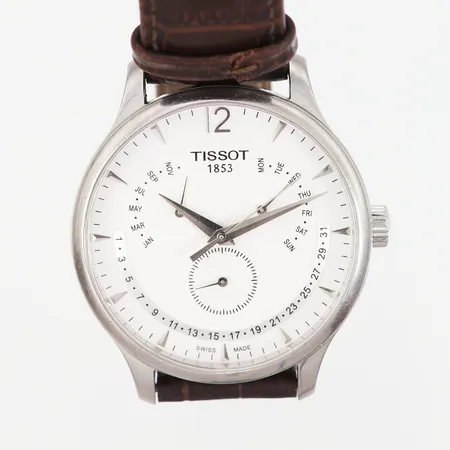 Herrur Tissot Tradition Perpetual Calendar Ø42mm quartz, ref T063637A, serienummer 14JA0543501, bruksslitage, inga tillbehör