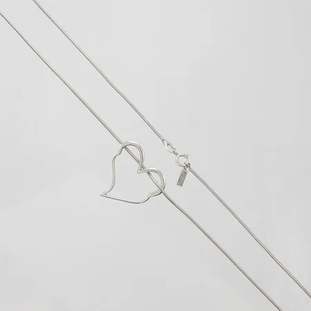 Hänge samt kedja Efva Attling Crazy Heart, längd 51,3cm, bredd 2mm, silver 925/1000 Vikt: 6,4 g