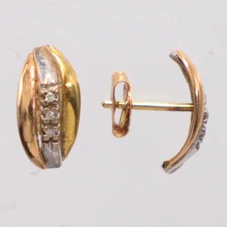 Ett par örhängen tvåfärgade längd 13,3mm, , små vita stenar, saknar en stopp, 18K Vikt: 1,5 g