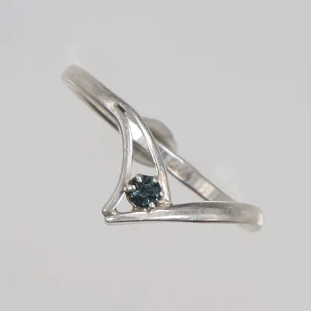 Ring med blå sten stl:16 bredd 1-7mm silver 925/1000 Vikt: 0,9 g